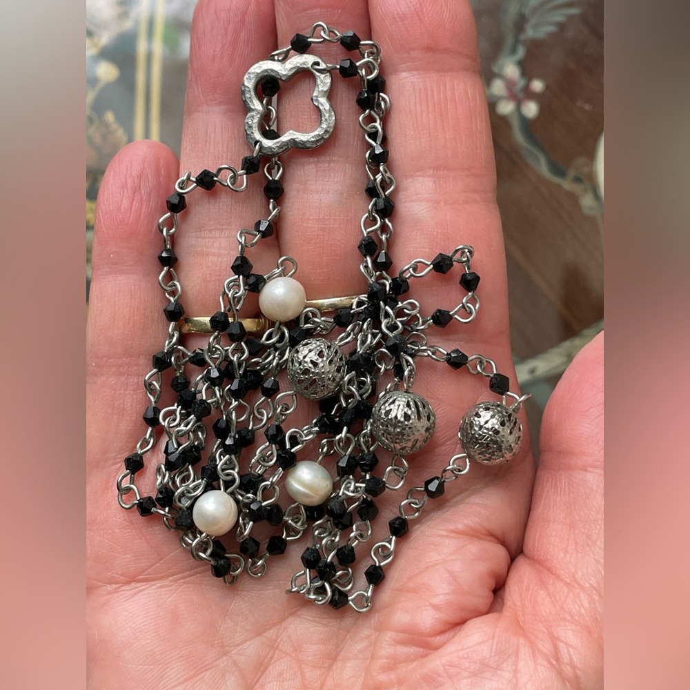Elegant Silver and Black faceted Bead freshwater Pearl Necklace